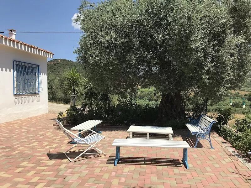 COZY VILLA IN THE COUNTRYSIDE A FEW KM FROM THE BEAUTIFUL SEA OF CARDEDU. APP