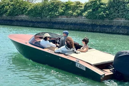 Venetika Vintage Boat