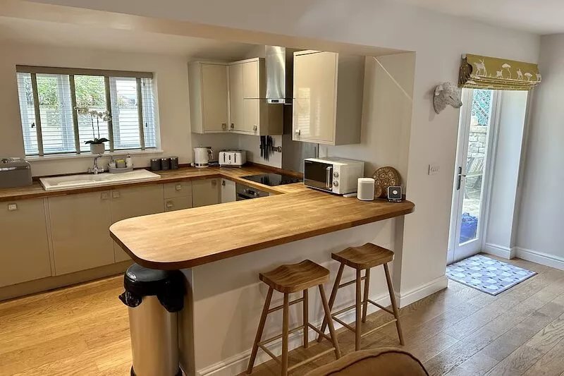 Delightful detached 2 bedrooms 2 en-suites cottage in the heart of the Cotswolds