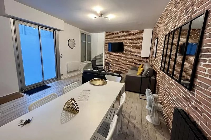 Spacious and practical apartment 8p Paris near the center