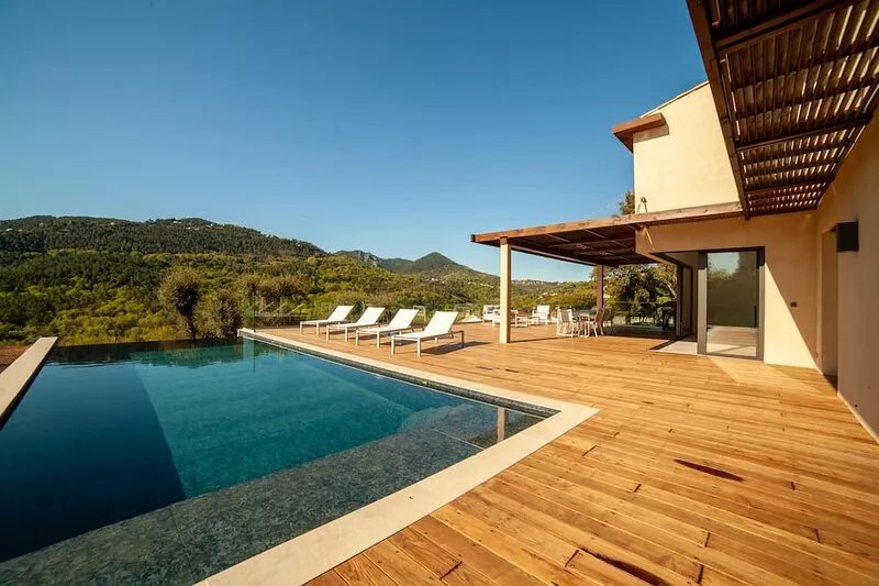 Superb modern villa with all comforts in the heart of the Esterel mountains