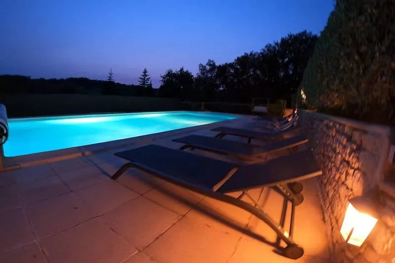 Villa Dor-Lot 10/12 persons with large private heated pool and garden