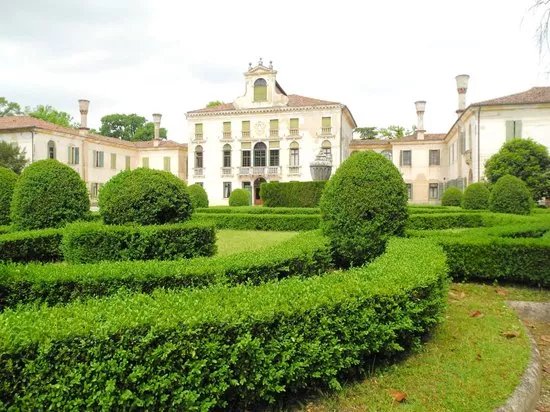Villa Tiepolo Passi