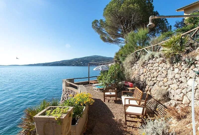 Villa Rosetta, int 1. cozy apartment with direct access to the sea