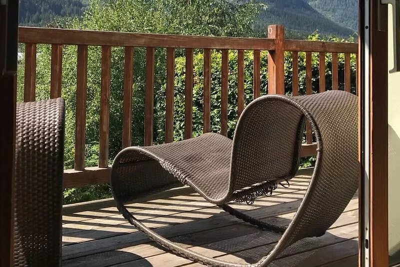 Popular, Stylish Chalet. Great location. Stunning uninterrupted Mont Blanc views