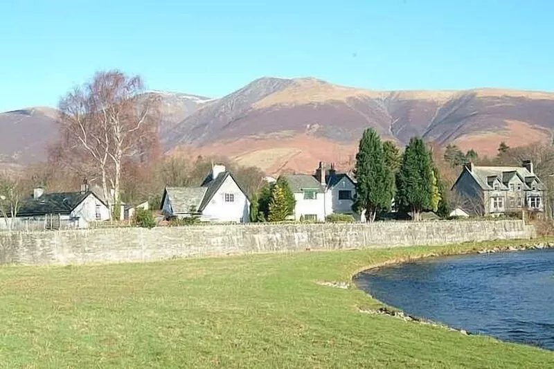 Luxury 17th Century Cottage. Central Keswick With Parking.
