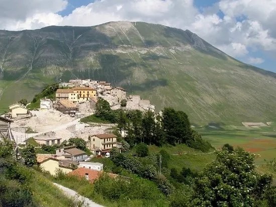 Borgo Medievale Castelluccio di Norcia