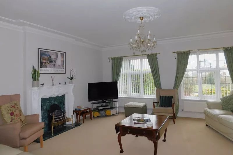Sealink, St Nicholas Place -  a grand house, close to the beach with parking