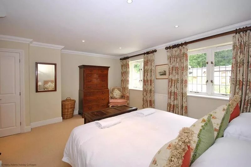 4 Chartwell Mews -  a town house that sleeps 7 guests  in 4 bedrooms