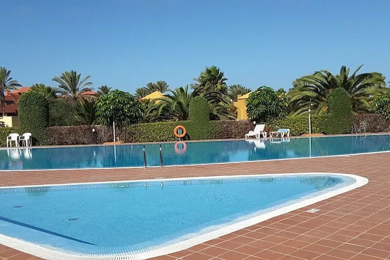 60sq.m Roof Solarium, 50sq.m Rear Terrace: BBQ, Fibre WiFi, TV (BBC, SKY sports)