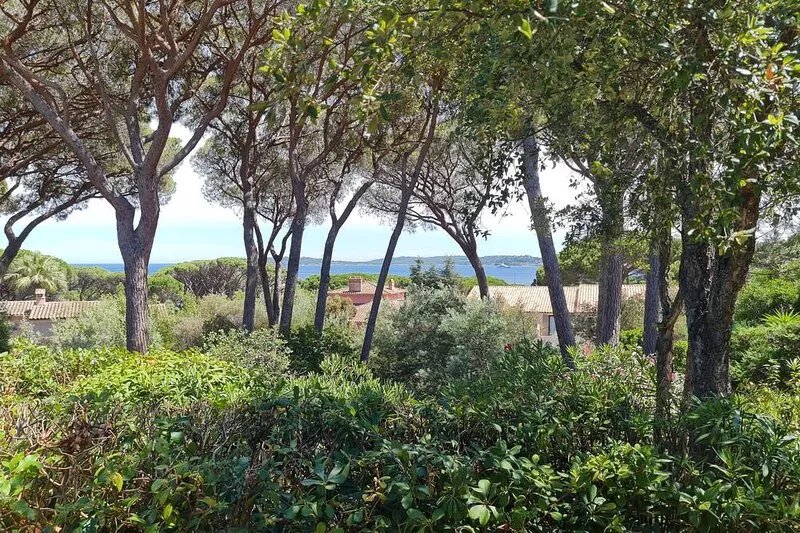 Villa in domain with swimming pool 250 m from the beaches