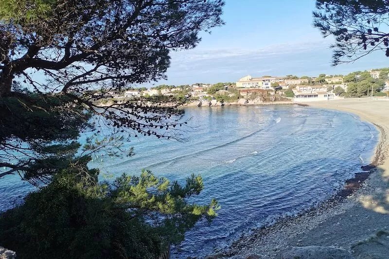 LARGE AIR-CONDITIONED MOBILE HOME NO. 1, 400M FROM THE SEA ON FOOT