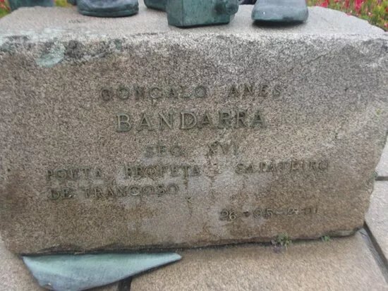 Estatua De Goncalo Bandarra Sapateiro