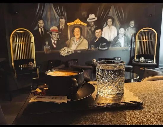 Narcos Lounge
