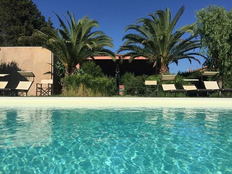Tuscan farmhouse between nature and contemporary art