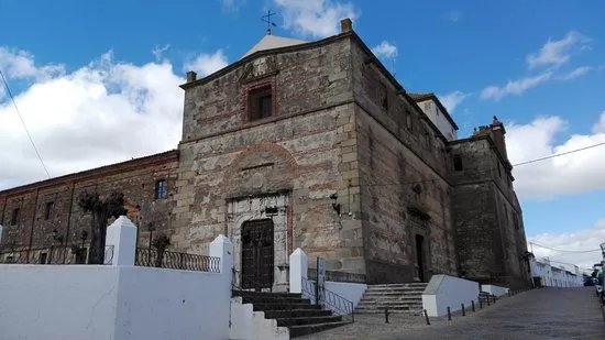 Iglesia de San Bartolome y Paseo del Cristo