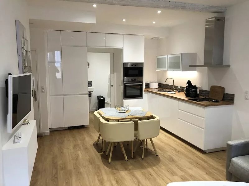 Charmand 40 m2 cosy nest in the heart of Sanary's historic center