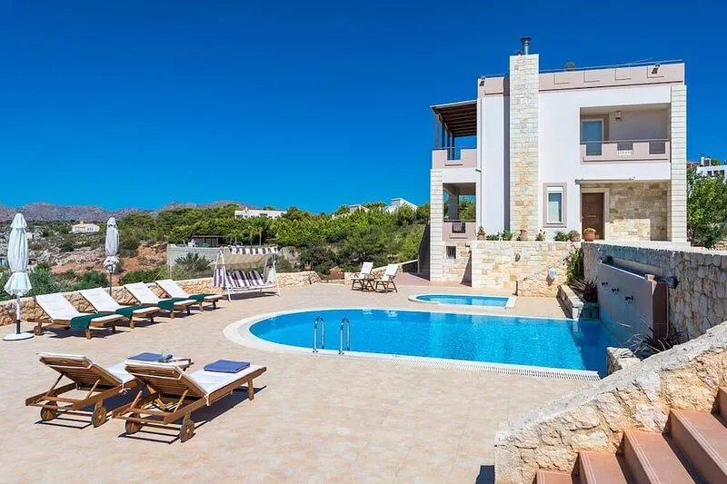 5 Bedroom Luxury Villa With Pool, Childrens Pool, Sea View And Near The Beach