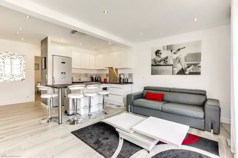 HyperCentral Luxurious 2P +Terrace Beach 3mn away
