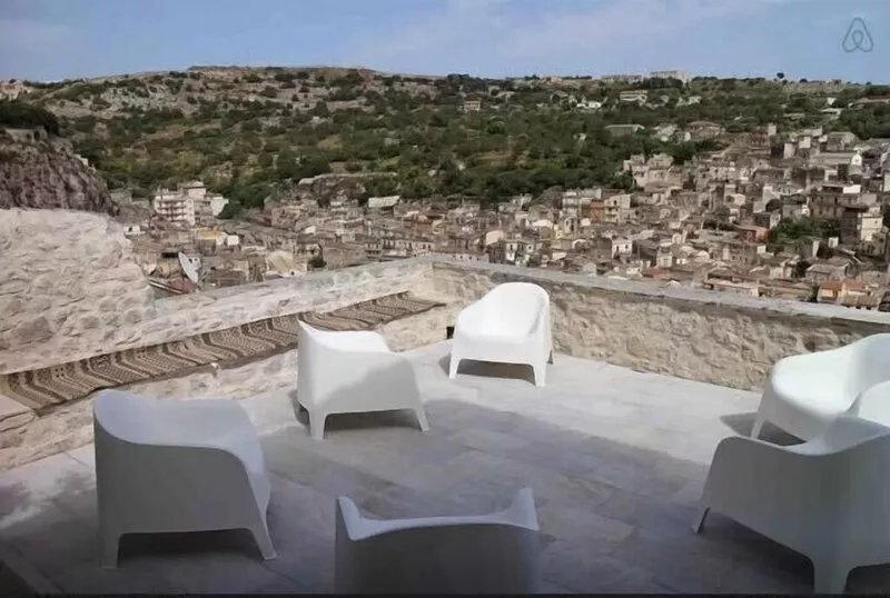 Villa Carmela located in the historical center next to St. Giorgio and Castle