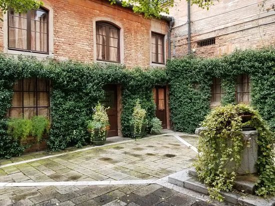 Fortuny Showroom and Factory