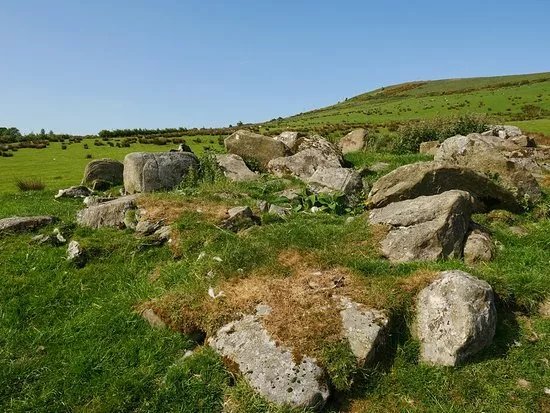 Glecknabae Chambered Cairn