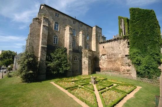 Collegiale Saint-Pierre La Cour