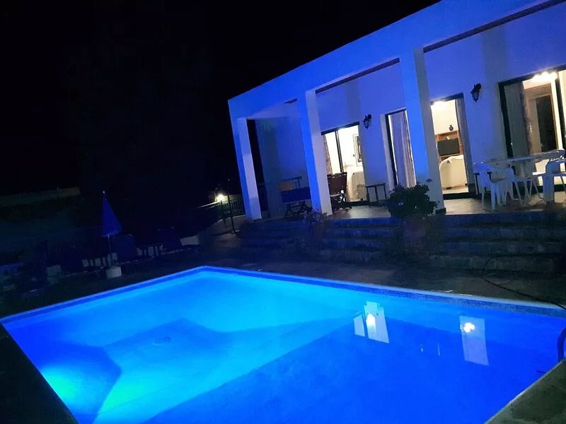 Anyone looking for luxury will love this! sea view and sunset