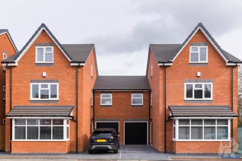 Birmingham Estate - Contractor & Family Accommodation