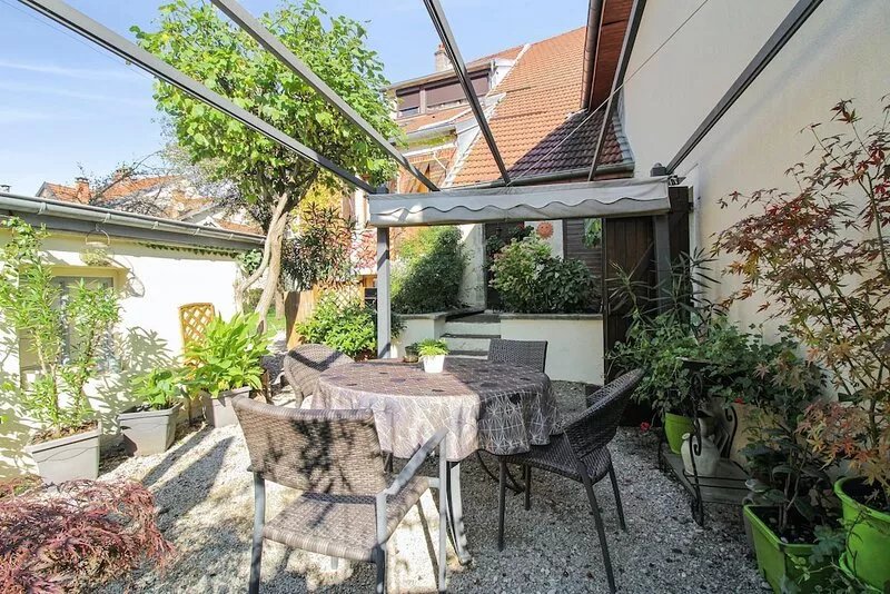 Homerez - Comfortable House in Ornans - Garden