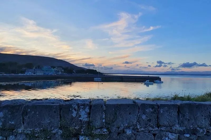 Caher Cottage in a lovely costal Wild Atlantic Way village has mountain views !