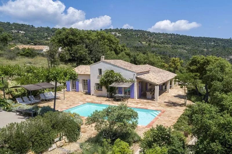 Air-conditioned villa, sleeps 8, great views, near Plan de la Tour