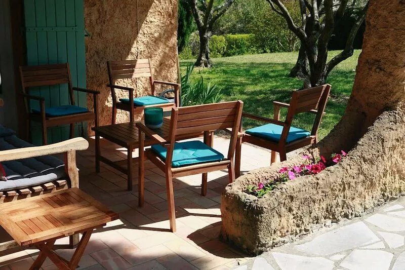 Charming villa, heated swimming pool, 4 to 8 persons
