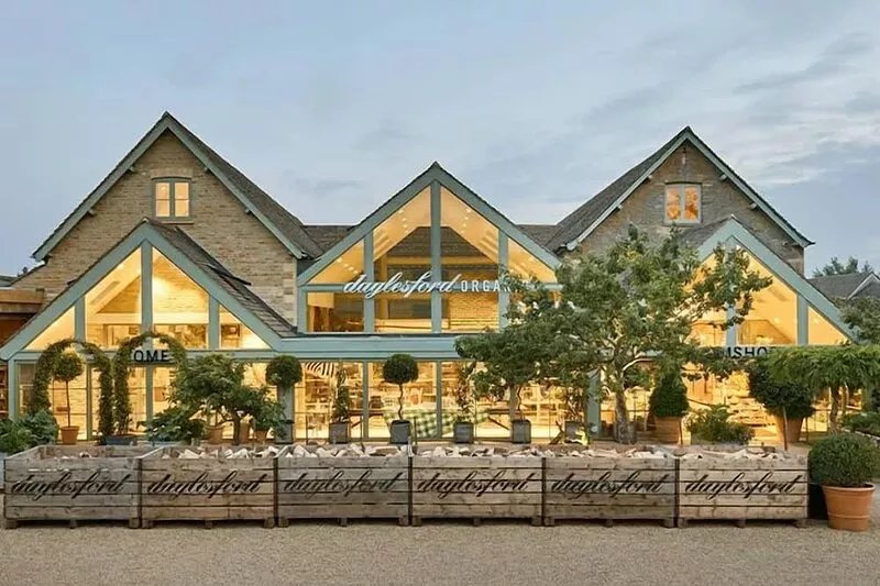 Cotswolds barn conversion in foodie-heaven Kingham