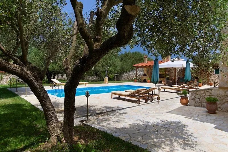Exquisite Villa With Private Pool, BBQ, Wooden Stove, Lovely Countryside Views