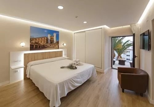 Caceres Deluxe
