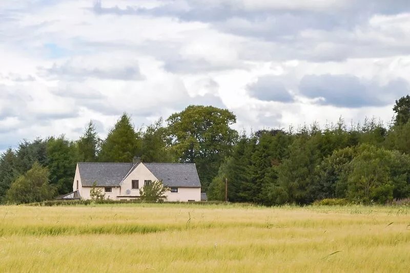 Bramble Cottage is a spacious property with walking, golf and skiing all within