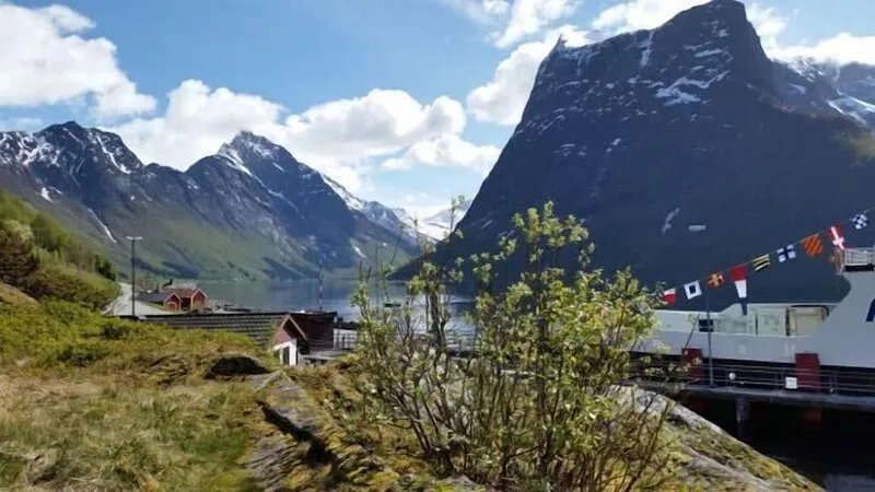Magnificent landscape, fjords and mountains and an unic sommer house.