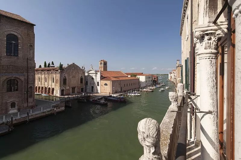 LUXURY APARTMENT IN HISTORIC PALACE IN VENICE