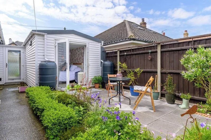 Flower Garden Studio in Sheringham- Cycle friendly