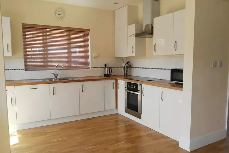 Worthing Beachside detached spacious holiday home