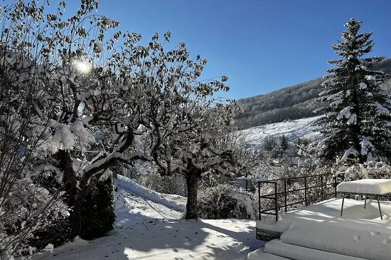 Magnificent renovated stone house -1st floor 70m², 5 pers - terrace - garden