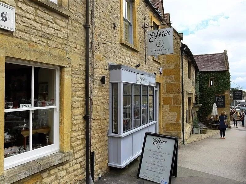 THE HIVE, family friendly in Stow-On-The-Wold