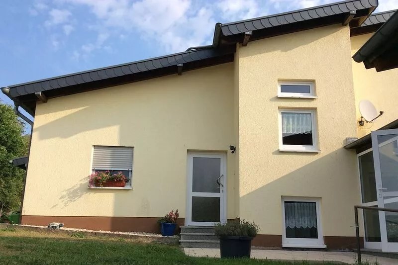 Large holiday home with sun terrace, well-bred pets welcome