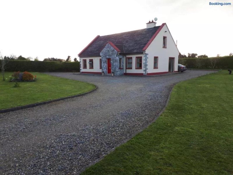 Ballytigue House