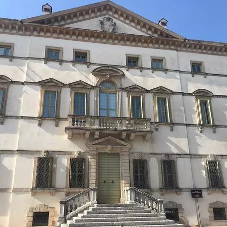 Villa Vecelli, Cavriani, Ruffini