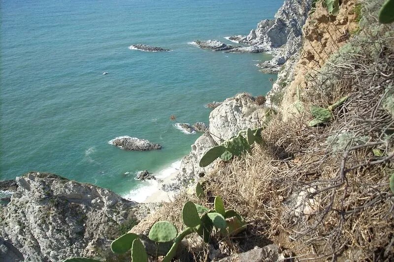 Spacious apartment with views of the sea, the mountains, Tropea and Stromboli