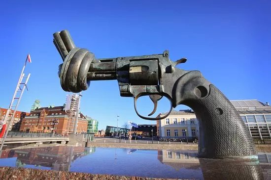 The Knotted Gun