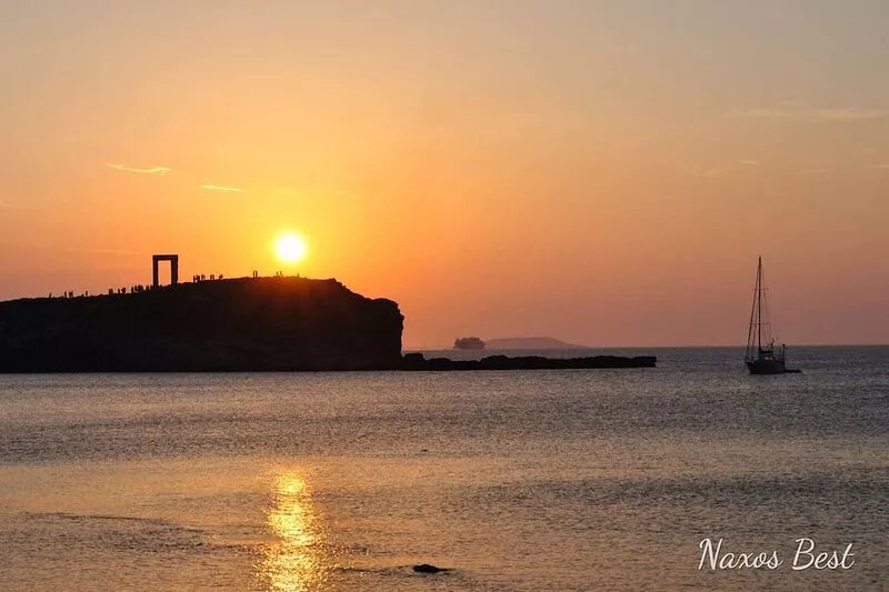 Naxos "Asty" walking distance to everything!