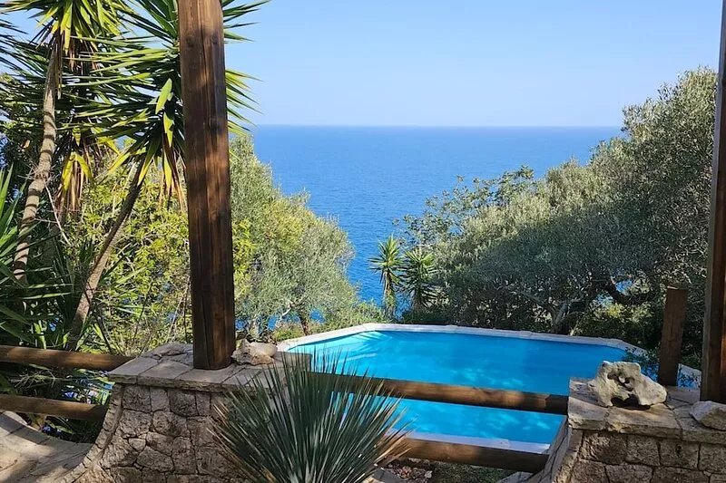 Primaluce, villa overlooking the sea, with exclusive pool, in complete privacy.